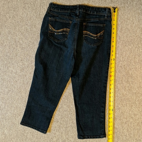 St John's Bay Capris - Picture 5 of 6